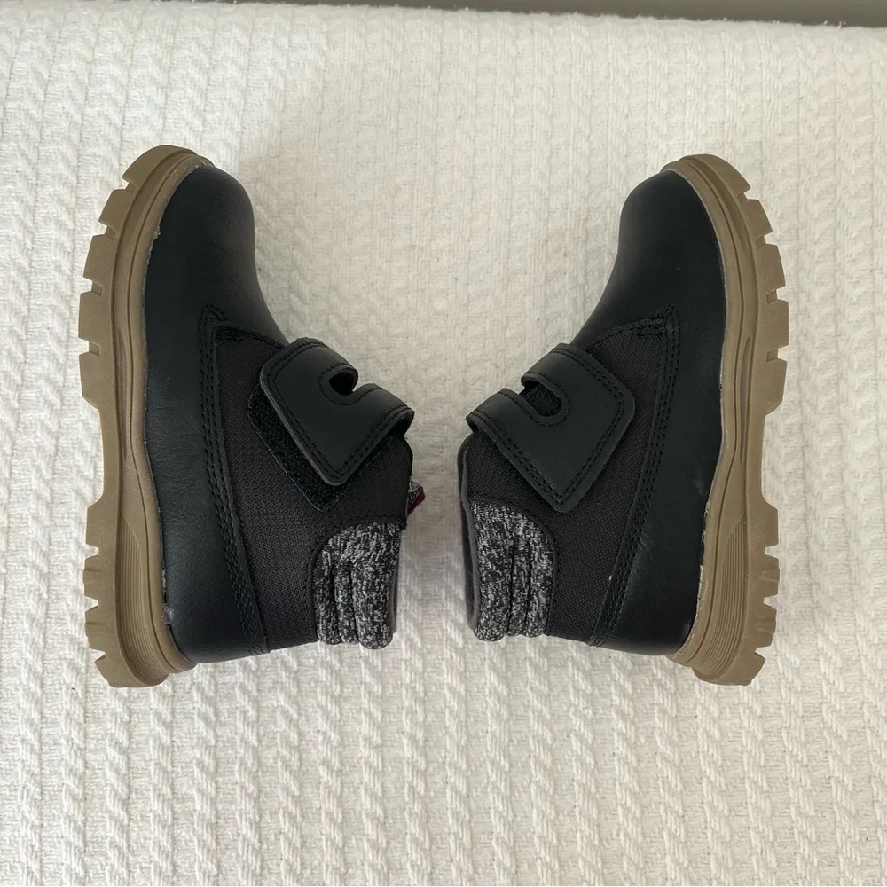 NWOT London Fog Toddler Boys 8 Black Boots Hook & Loop Comfy Cozy Cute Warm